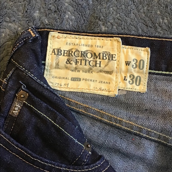 A&F young men’s new no tag bootcut jeans - Picture 3 of 4